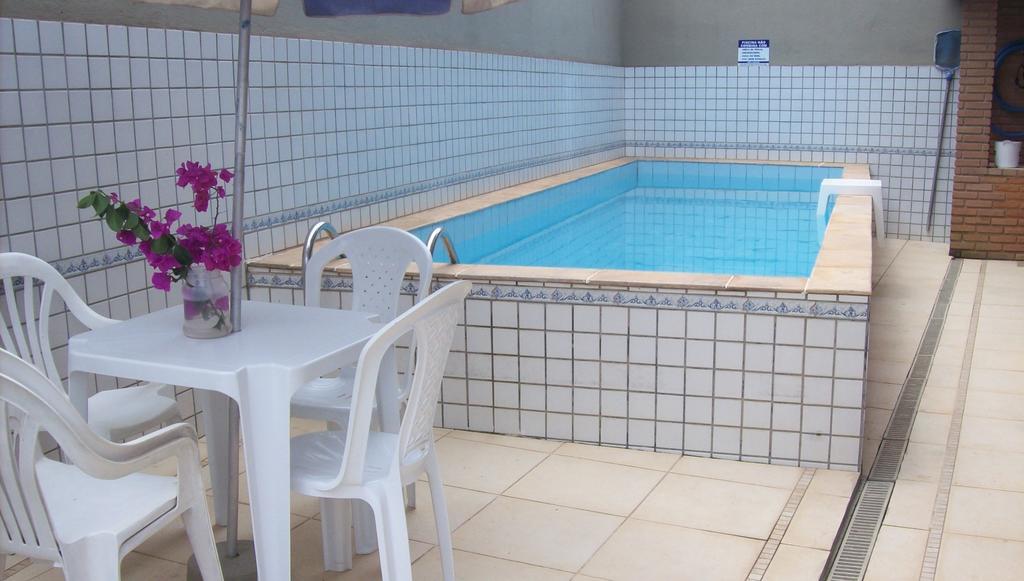 Sobrado Com Piscina Em Condomino Fechado A 150 M Da Praia Caraguatatuba Camera foto